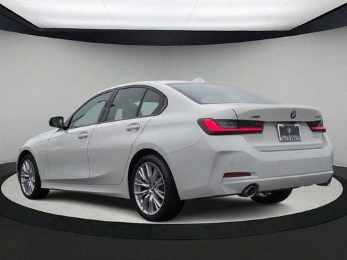 2023 BMW 330 i xDrive