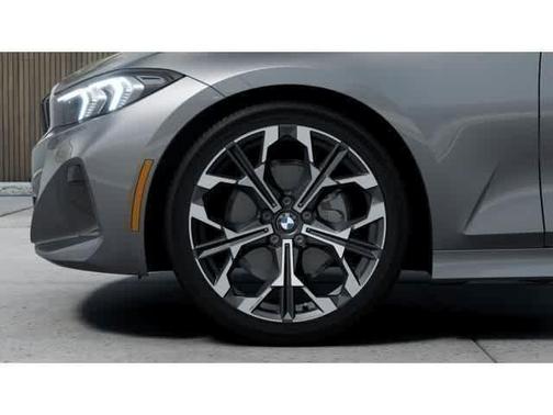 2025 BMW 330 i xDrive