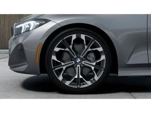 2025 BMW 330 i xDrive