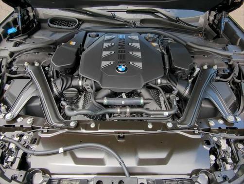 2025 BMW 760 760i xDrive