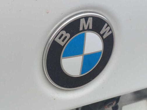 2025 BMW 330 i xDrive