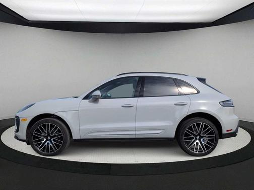 2025 Porsche Macan T