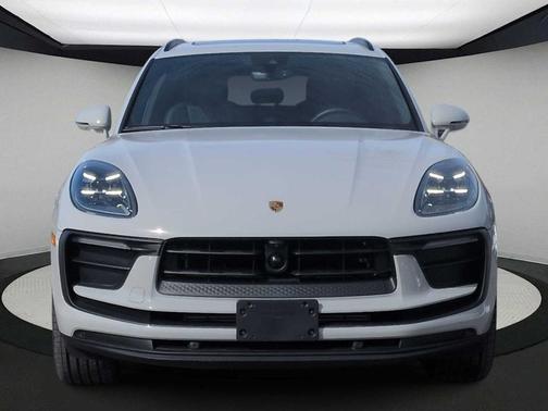 2025 Porsche Macan T