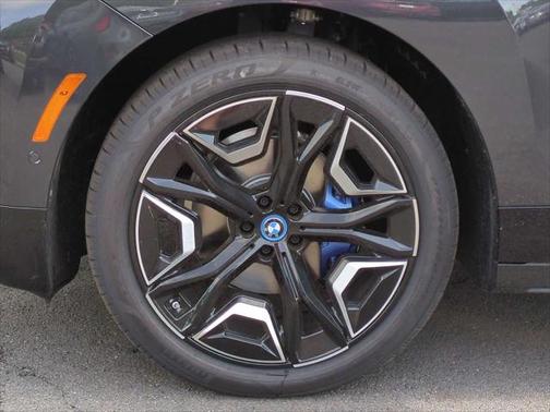 2025 BMW iX xDrive50
