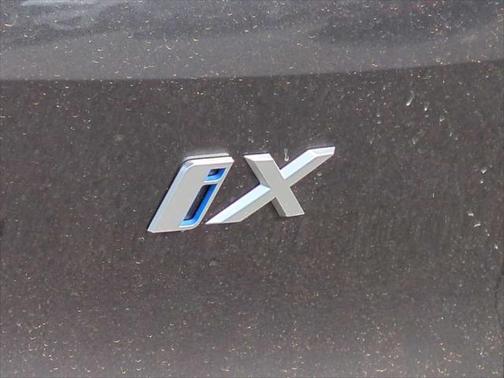 2025 BMW iX xDrive50
