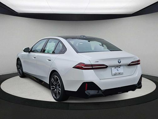 2026 BMW 550e xDrive