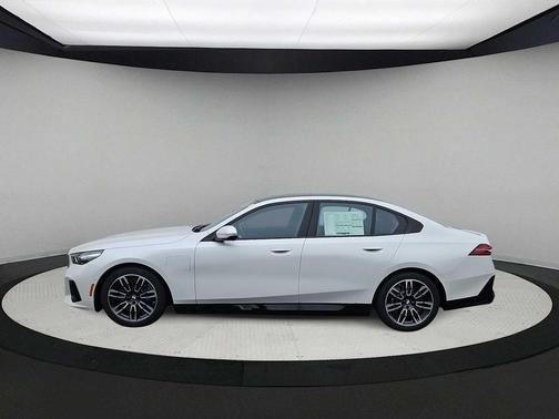 2026 BMW 550e xDrive