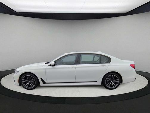 2016 BMW 750 i