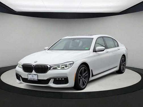 2016 BMW 750 i