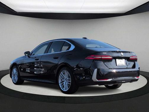 2025 BMW 530 i xDrive