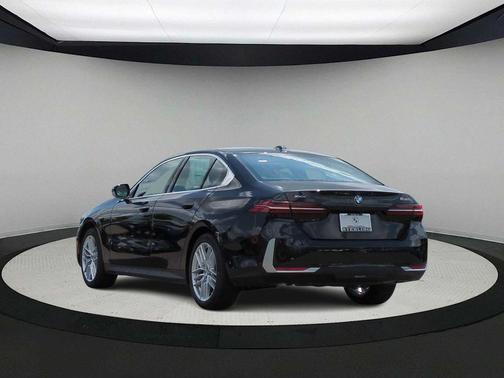 2025 BMW 530 i xDrive