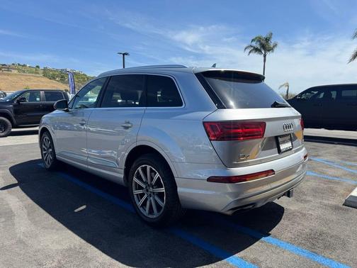 Florett Silver Metallic 2018 Audi Q7 3.0T Premium Plus