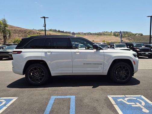 Bright White Clearcoat 2026 Jeep Grand Cherokee Summit