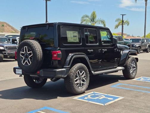 Black Clearcoat 2026 Jeep Wrangler Sahara