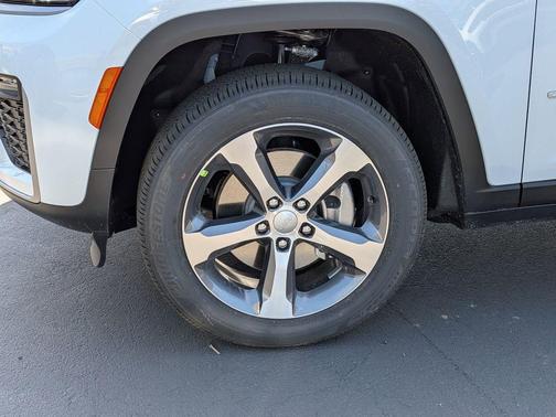 Bright White Clearcoat 2026 Jeep Grand Cherokee L Limited