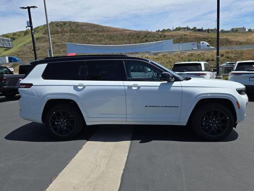 Bright White Clearcoat 2026 Jeep Grand Cherokee L Summit
