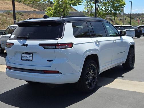 Bright White Clearcoat 2026 Jeep Grand Cherokee L Summit