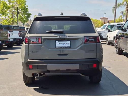 Sting Gray Clearcoat 2026 Jeep Cherokee LAREDO/LIMITED