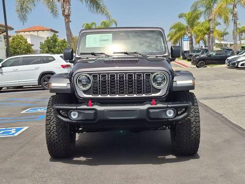 Granite Crystal Clearcoat Metallic 2026 Jeep Wrangler Rubicon