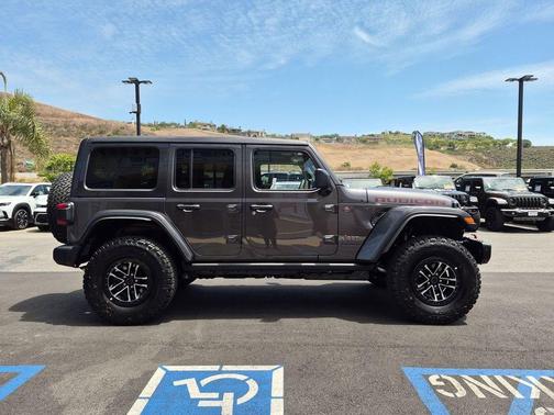 Granite Crystal Clearcoat Metallic 2026 Jeep Wrangler Rubicon