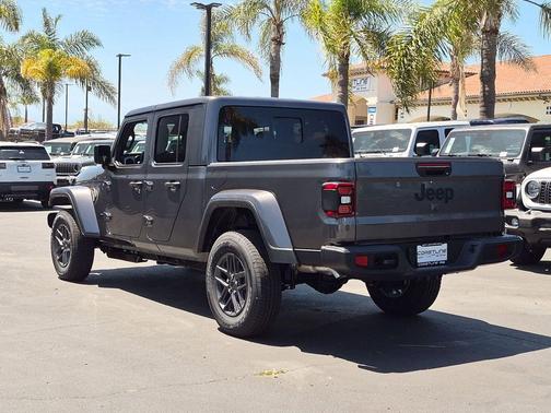 Granite Crystal Clearcoat Metallic 2026 Jeep Gladiator Sport