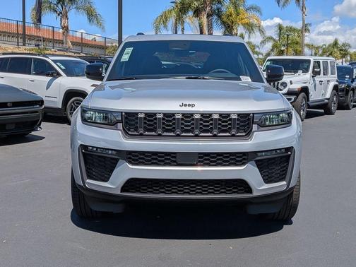 Silver Zynith 2026 Jeep Grand Cherokee Limited