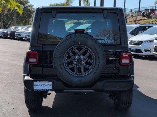 Black Clearcoat 2026 Jeep Wrangler Sport