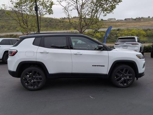 Bright White Clearcoat 2026 Jeep Compass Limited