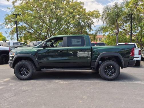 Serrano Red 2026 RAM 1500 RHO