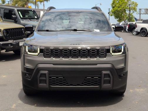 Sting Gray Clearcoat 2026 Jeep Cherokee LAREDO/LIMITED