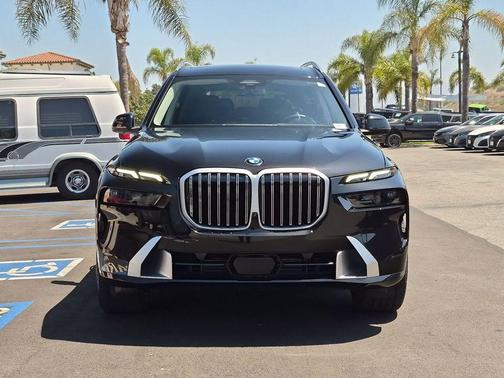 Black Sapphire Metallic 2024 BMW X7 xDrive40i