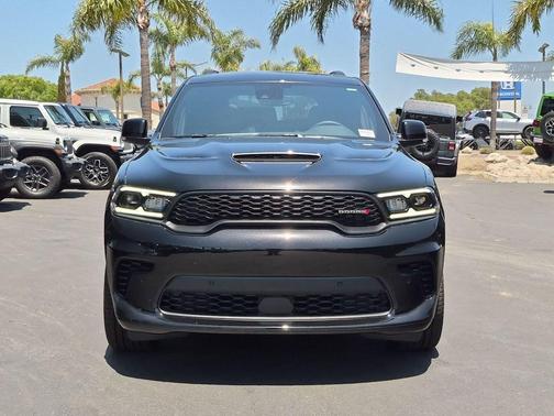 DB Black Crystal Clearcoat 2026 Dodge Durango GT