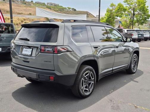 Sting Gray Clearcoat 2026 Jeep Cherokee LAREDO/LIMITED