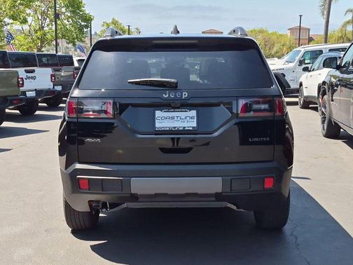 Diamond Black 2026 Jeep Cherokee LAREDO/LIMITED