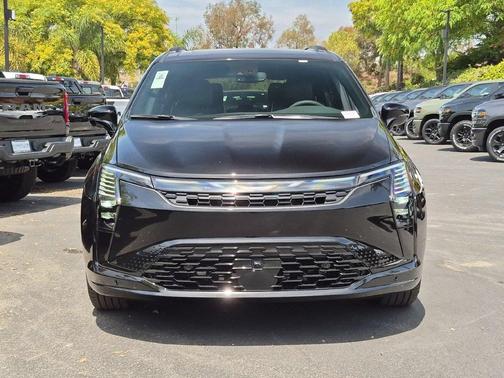 Diamond Black 2027 Chrysler Pacifica LIMITED