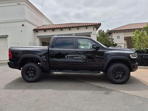 Diamond Black 2026 RAM 1500 RHO