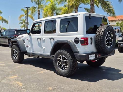 Bright White Clearcoat 2026 Jeep Wrangler Rubicon