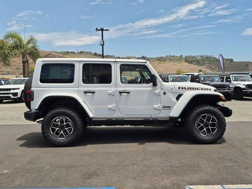 Bright White Clearcoat 2026 Jeep Wrangler Rubicon