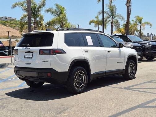 Bright White Clearcoat 2026 Jeep Cherokee LAREDO/LIMITED