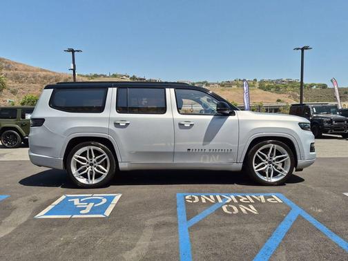 Silver Zynith 2024 Jeep Grand Wagoneer Series III