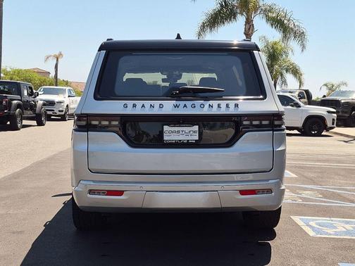 Silver Zynith 2024 Jeep Grand Wagoneer Series III