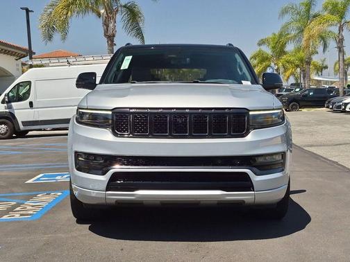Silver Zynith 2024 Jeep Grand Wagoneer Series III