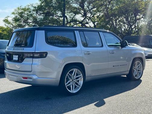 Silver Zynith 2024 Jeep Grand Wagoneer Series III