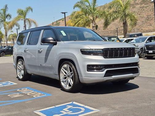 Silver Zynith 2024 Jeep Grand Wagoneer Series III