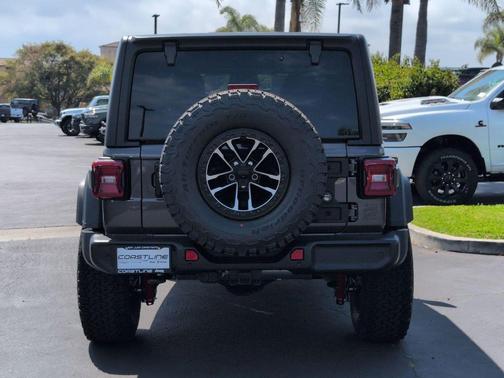 Granite Crystal Clearcoat Metallic 2026 Jeep Wrangler Sport