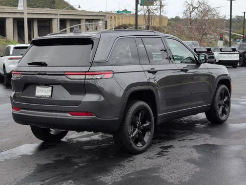 Metallic 2026 Jeep Grand Cherokee Limited