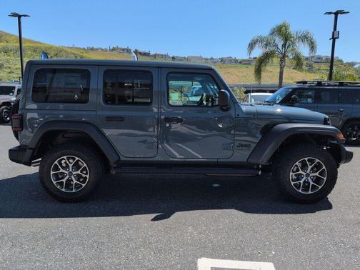 Anvil Clearcoat 2026 Jeep Wrangler Sport