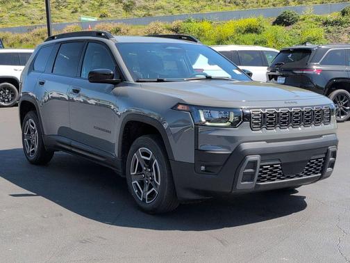 Sting Gray Clearcoat 2026 Jeep Cherokee LAREDO/LIMITED