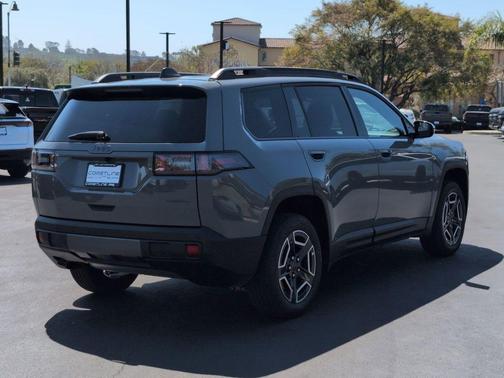 Sting Gray Clearcoat 2026 Jeep Cherokee LAREDO/LIMITED