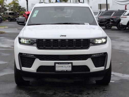 Bright White Clearcoat 2026 Jeep Grand Cherokee Limited
